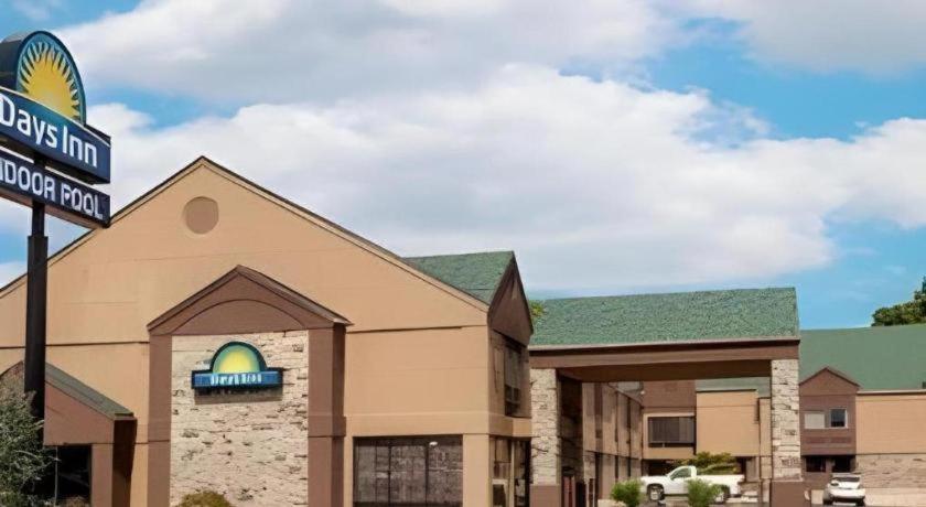 Days Inn Springfield South Bagian luar foto